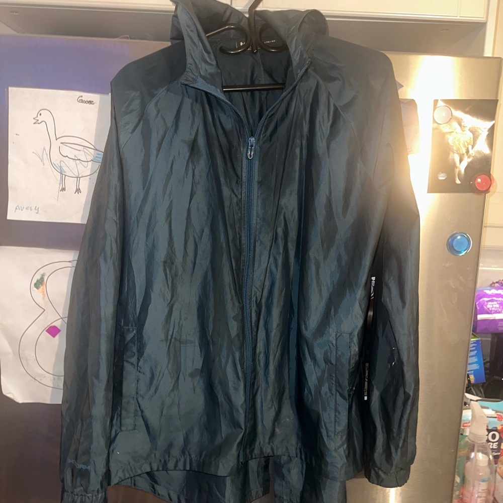Women’s size extra large under armor track jacket in ocean color